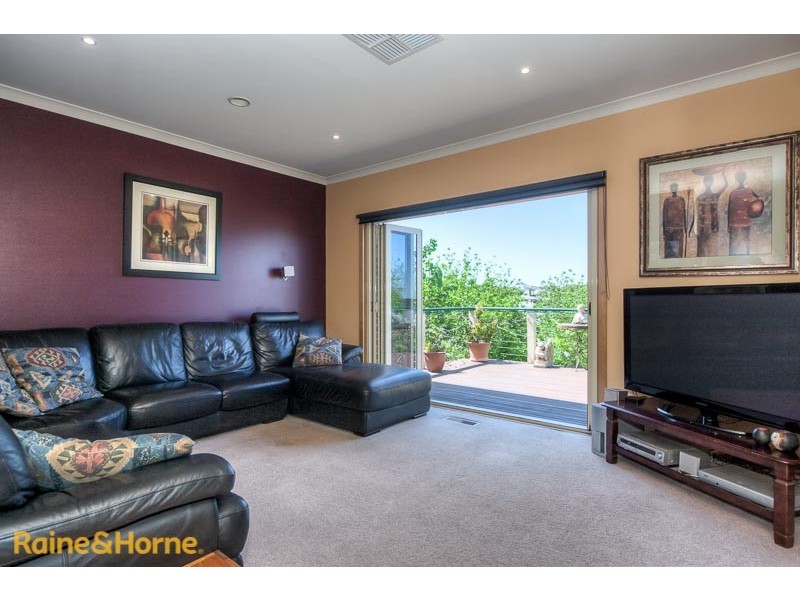 64 Stewarts Lane, Sunbury VIC 3429