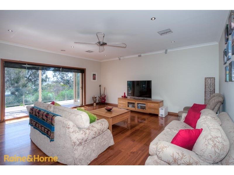 25 Yellow gum Boulevard, Sunbury VIC 3429