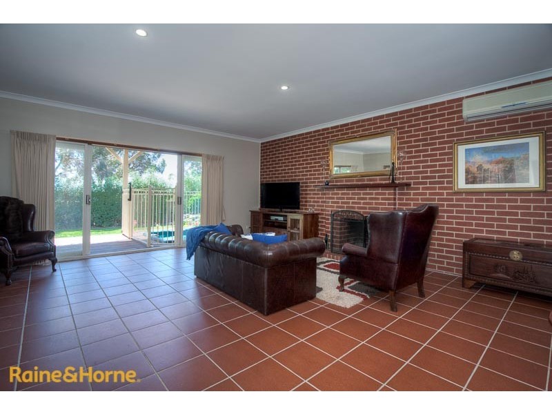 25 Yellow gum Boulevard, Sunbury VIC 3429