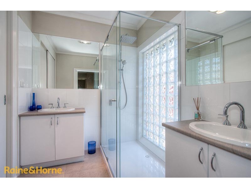 25 Yellow gum Boulevard, Sunbury VIC 3429