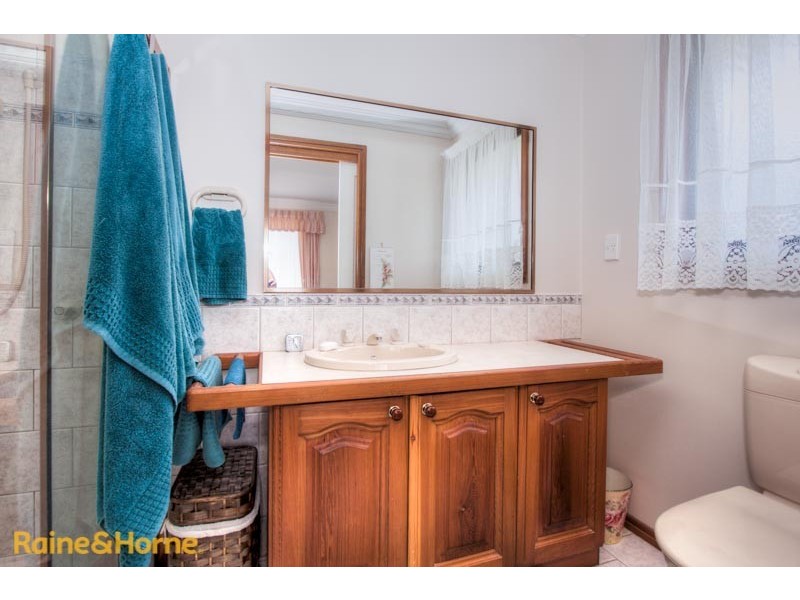 42 Rees Road, Sunbury VIC 3429