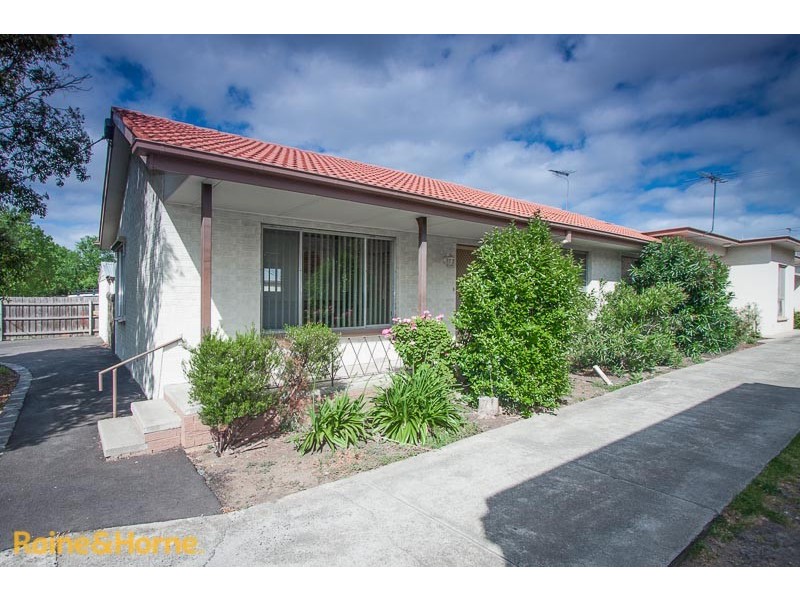 1/24 Barkly Street, Sunbury VIC 3429