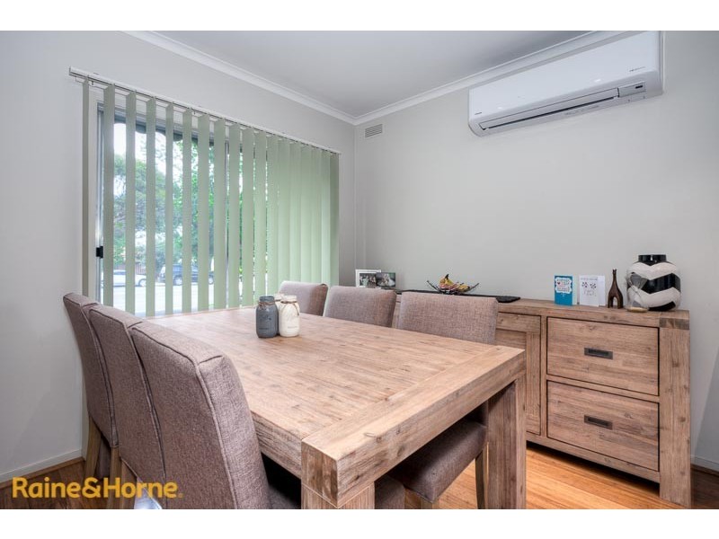 1/24 Barkly Street, Sunbury VIC 3429