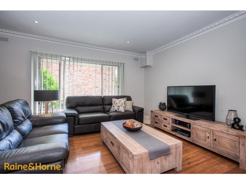 1/24 Barkly Street, Sunbury VIC 3429