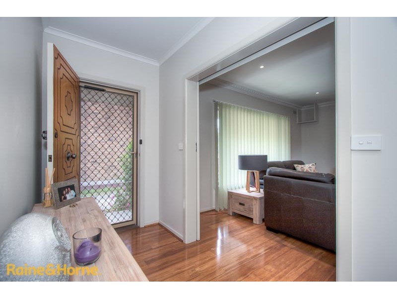 1/24 Barkly Street, Sunbury VIC 3429