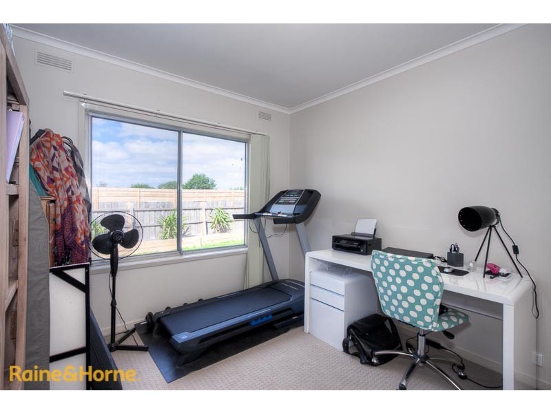 1/24 Barkly Street, Sunbury VIC 3429