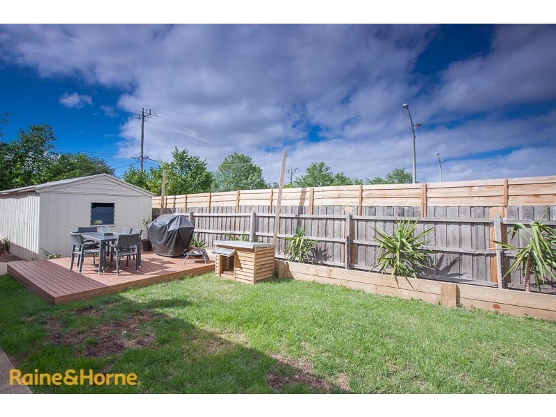 1/24 Barkly Street, Sunbury VIC 3429