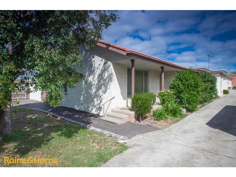 1/24 Barkly Street, Sunbury VIC 3429