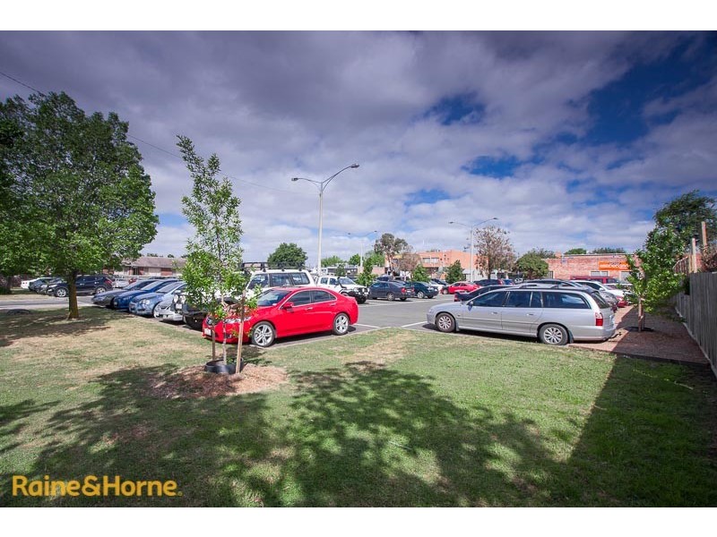 1/24 Barkly Street, Sunbury VIC 3429