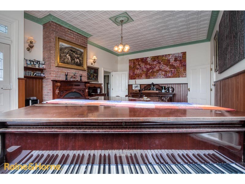 82 Station Street, Sunbury VIC 3429