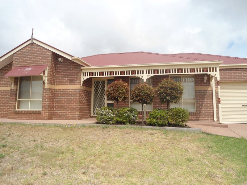 2 PROSPECT COURT, Sunbury VIC 3429