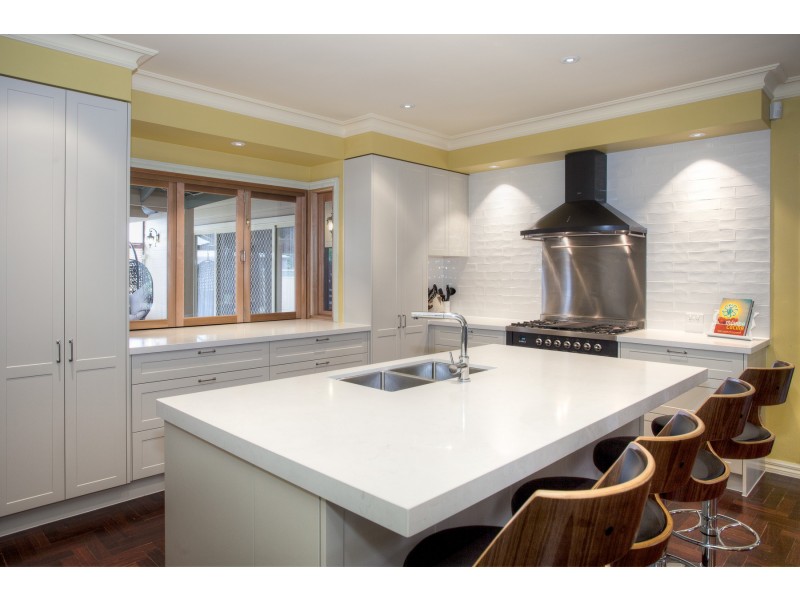 52 CURTIS AVE, Sunbury VIC 3429