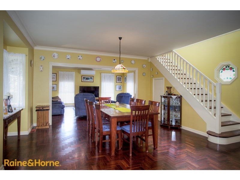 52 CURTIS AVE, Sunbury VIC 3429