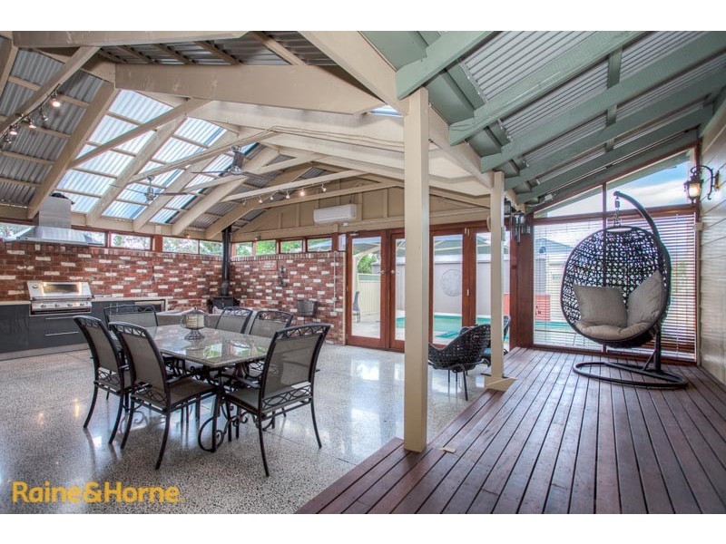 52 CURTIS AVE, Sunbury VIC 3429