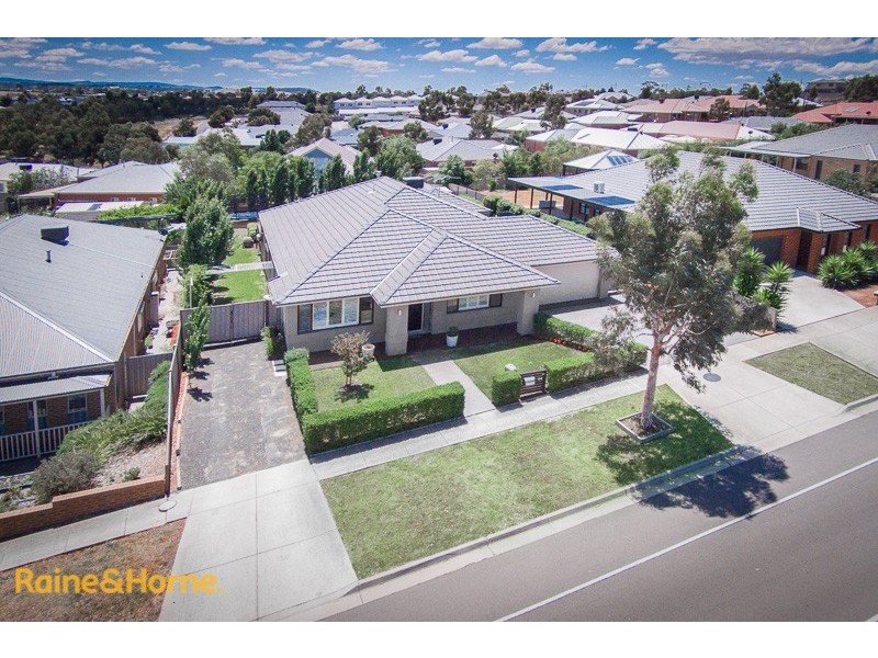 14 Ironbark Drive, Sunbury VIC 3429