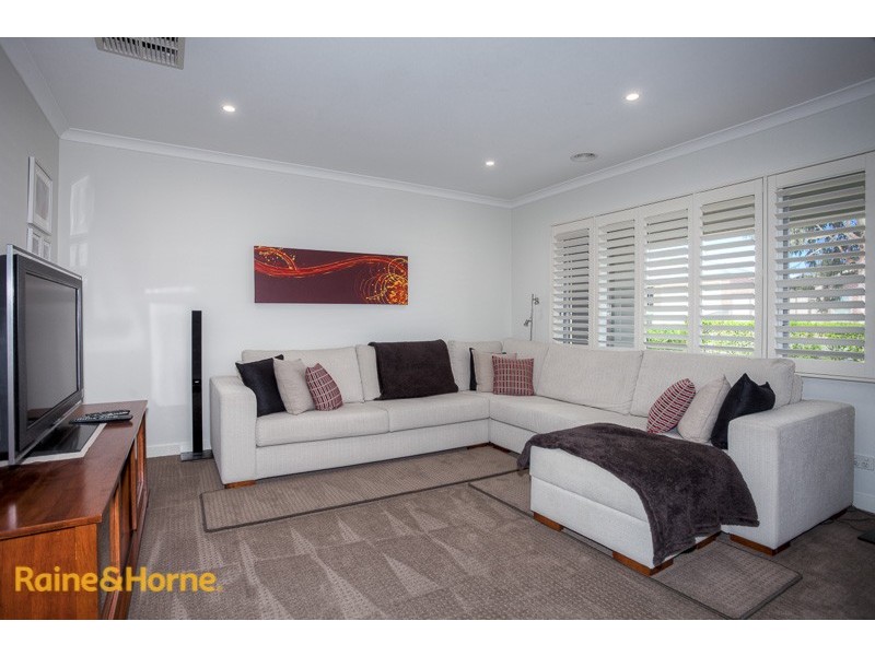 14 Ironbark Drive, Sunbury VIC 3429