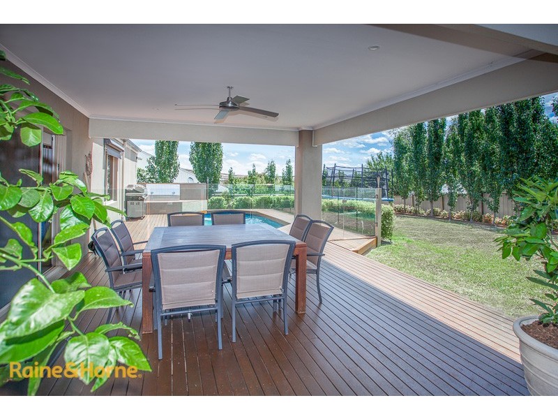 14 Ironbark Drive, Sunbury VIC 3429