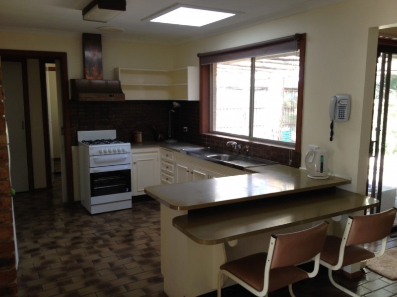 37 LAWSON STREET, Sunbury VIC 3429