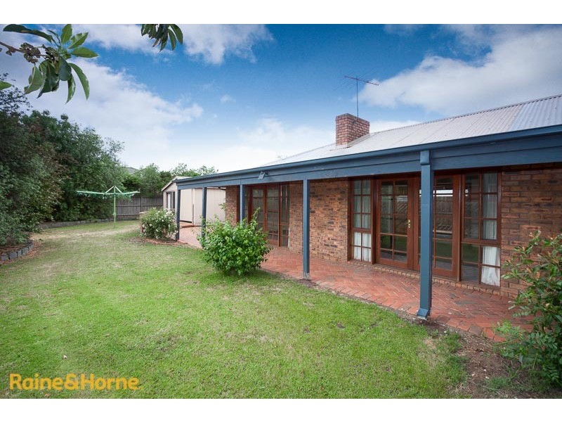 4 Oxford Close, Sunbury VIC 3429