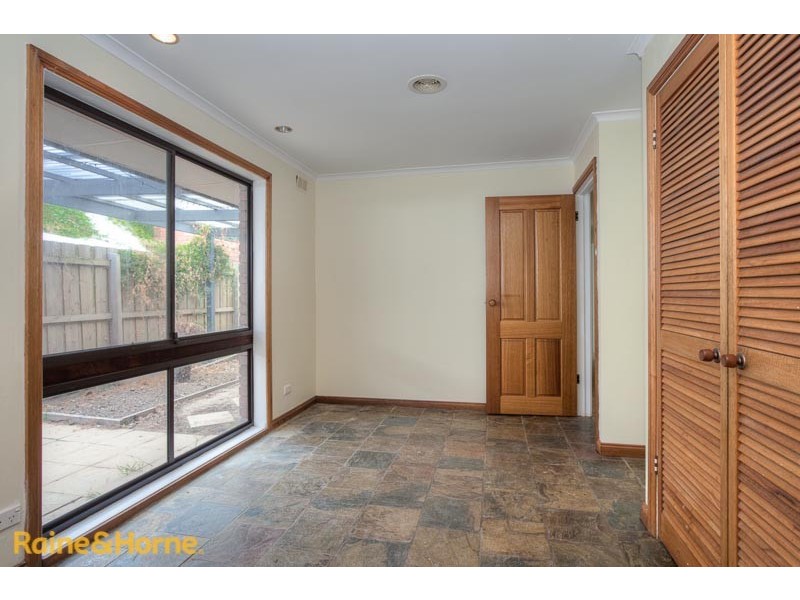 4 Oxford Close, Sunbury VIC 3429