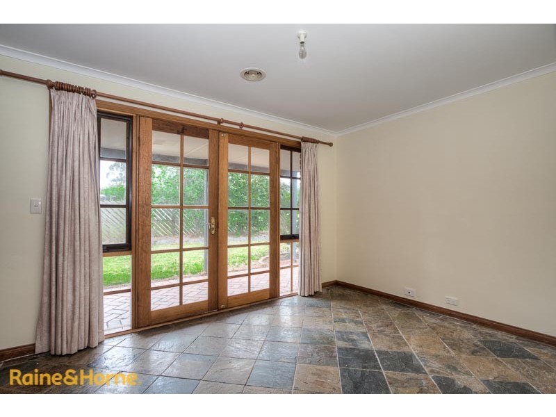 4 Oxford Close, Sunbury VIC 3429