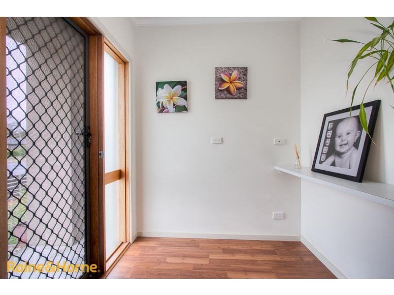 2/76 Charter Road West, Sunbury VIC 3429