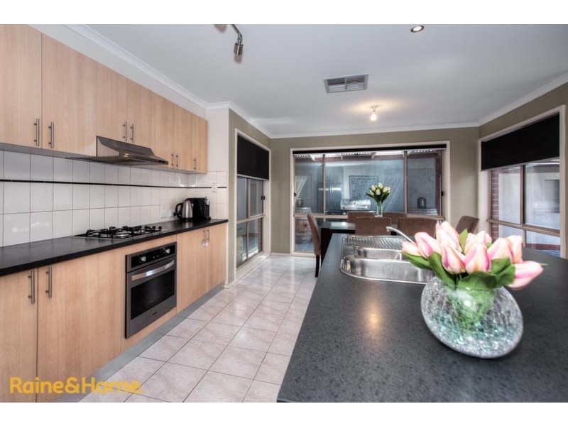 71 Cover Drive, Sunbury VIC 3429