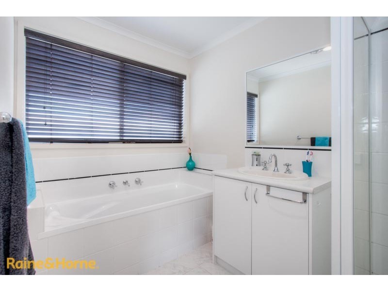 71 Cover Drive, Sunbury VIC 3429