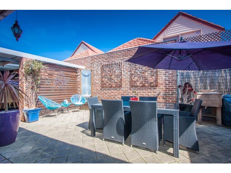 1/ 144 Cooper Street, Essendon VIC 3040