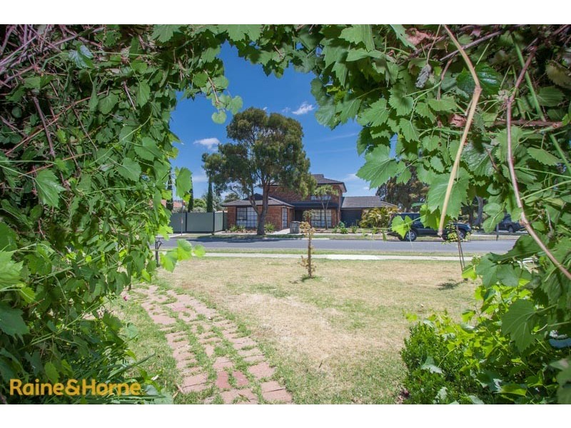 55 McEwen Drive, Sunbury VIC 3429