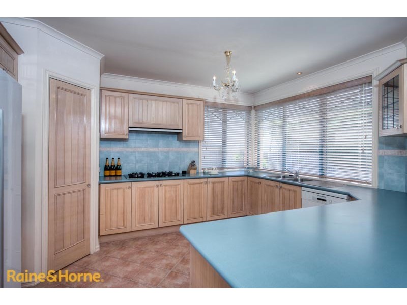 5 Hopbush Avenue, Sunbury VIC 3429