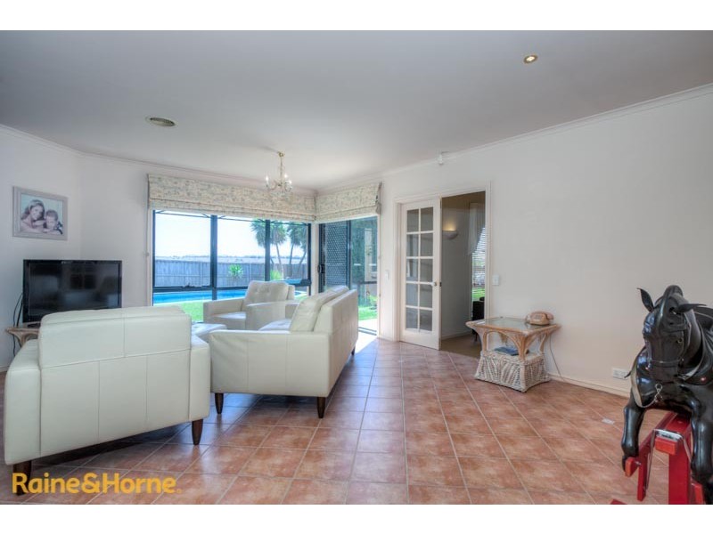 5 Hopbush Avenue, Sunbury VIC 3429