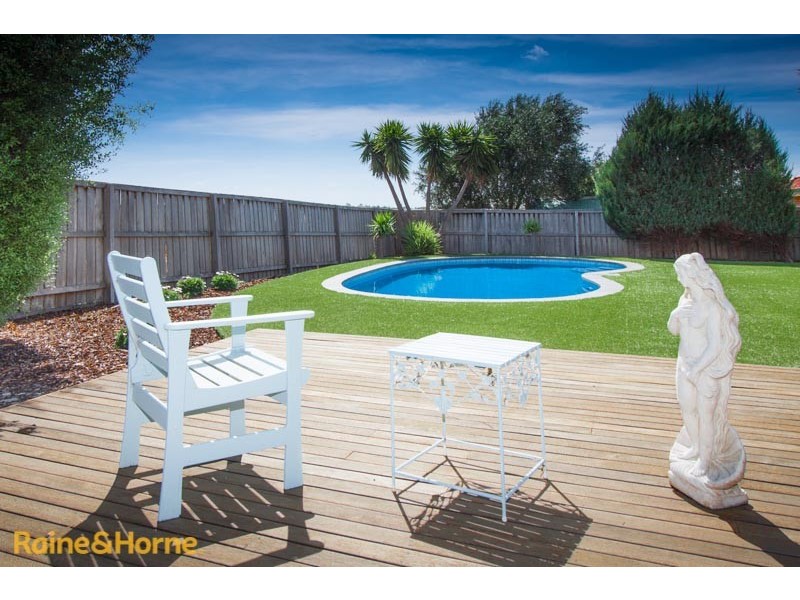 5 Hopbush Avenue, Sunbury VIC 3429