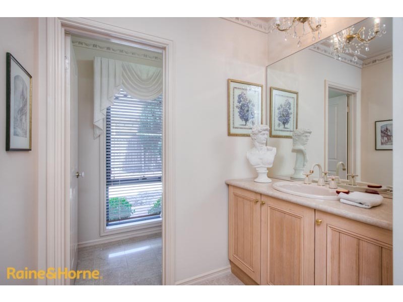 5 Hopbush Avenue, Sunbury VIC 3429