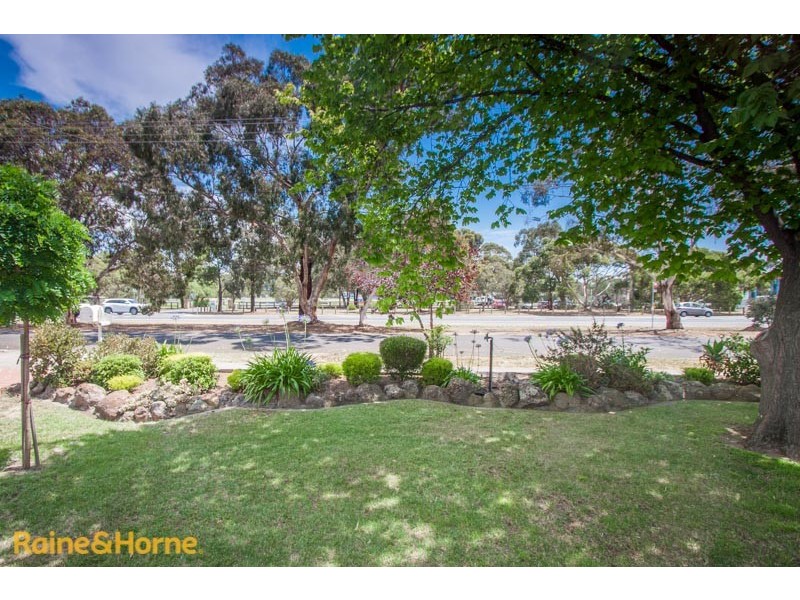 44 Riddell Road, Sunbury VIC 3429