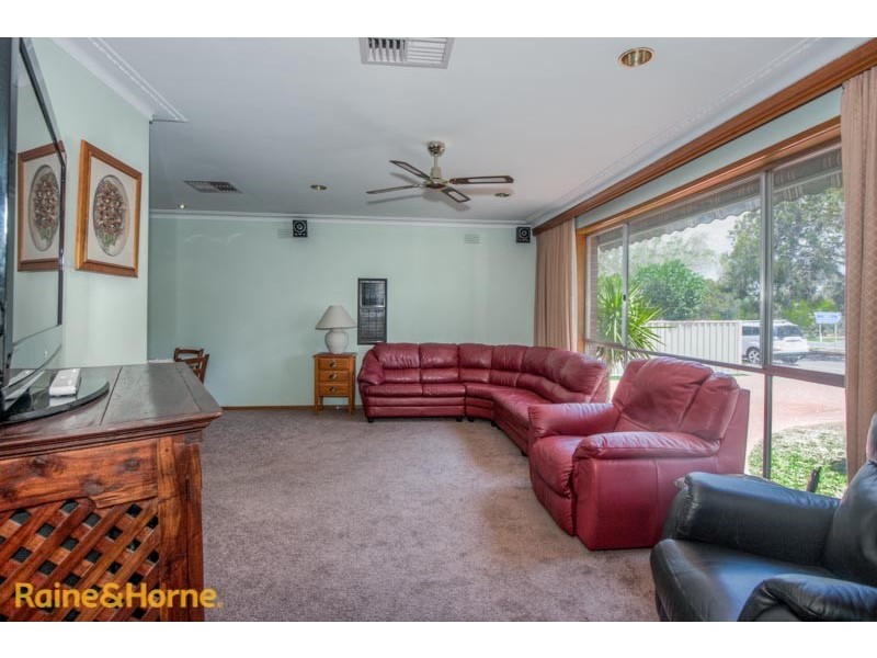 44 Riddell Road, Sunbury VIC 3429