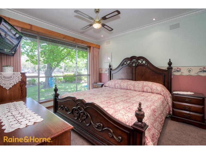 44 Riddell Road, Sunbury VIC 3429