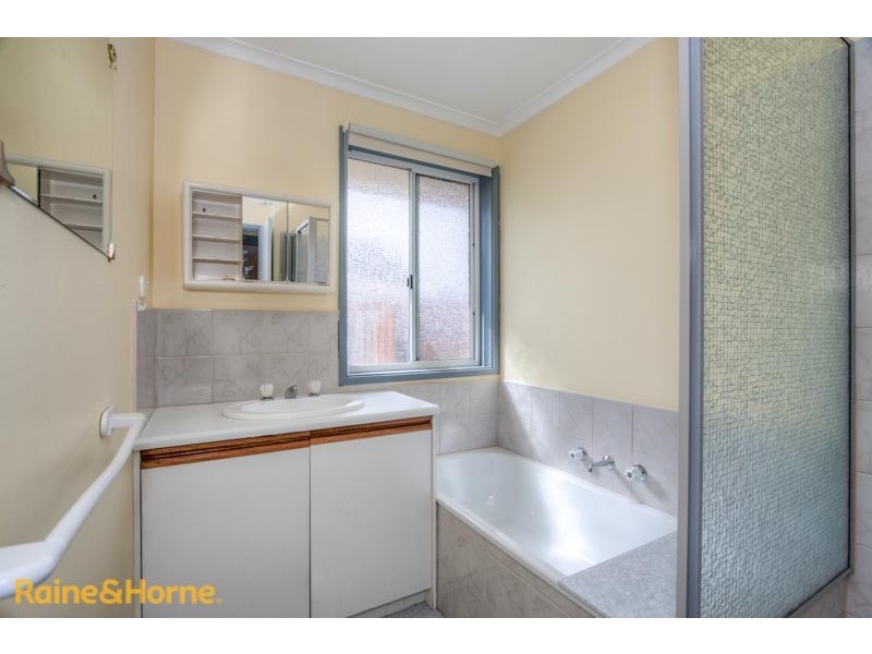 2/49 Pasley Street, Sunbury VIC 3429