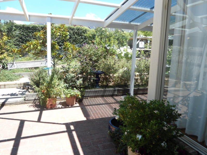 37 THORNTON AVENUE, Sunbury VIC 3429