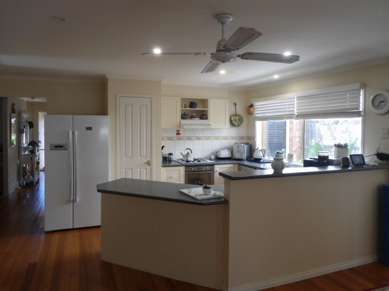 37 THORNTON AVENUE, Sunbury VIC 3429