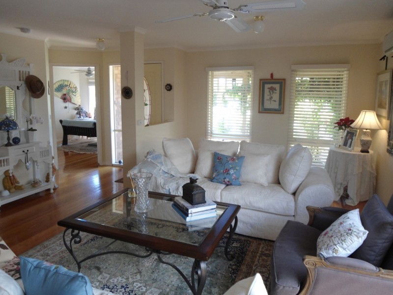 37 THORNTON AVENUE, Sunbury VIC 3429