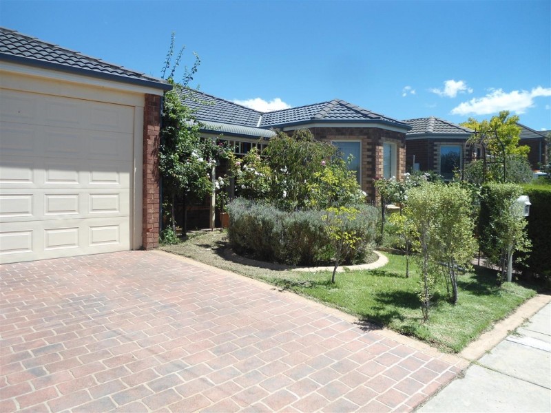 37 THORNTON AVENUE, Sunbury VIC 3429