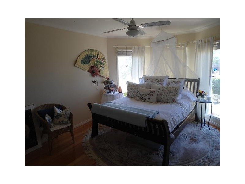 37 THORNTON AVENUE, Sunbury VIC 3429