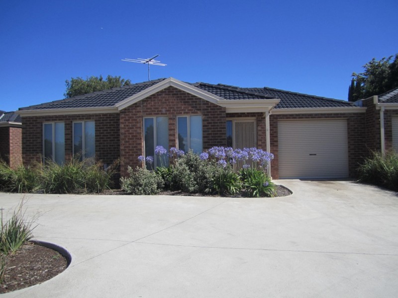 2/18 LALOR CRESCENT, Sunbury VIC 3429