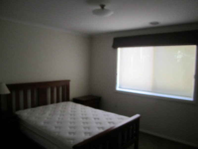 2/18 LALOR CRESCENT, Sunbury VIC 3429