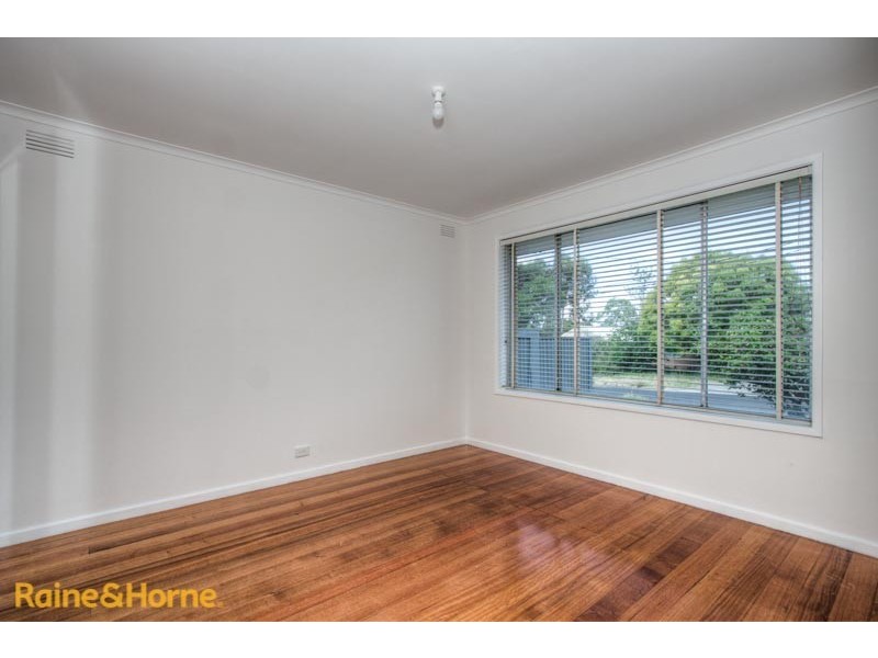 2 Casey Avenue, Sunbury VIC 3429