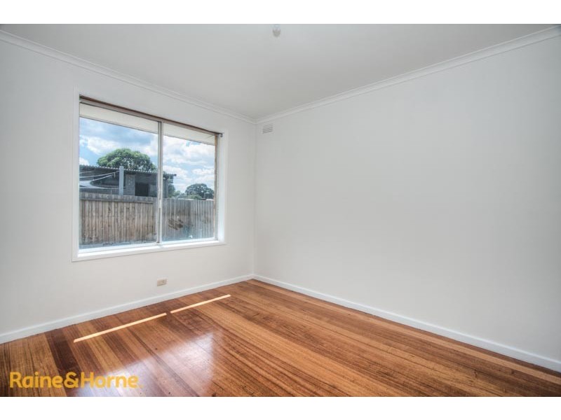 2 Casey Avenue, Sunbury VIC 3429