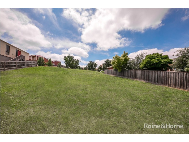 15 Bundanoon Avenue, Sunbury VIC 3429