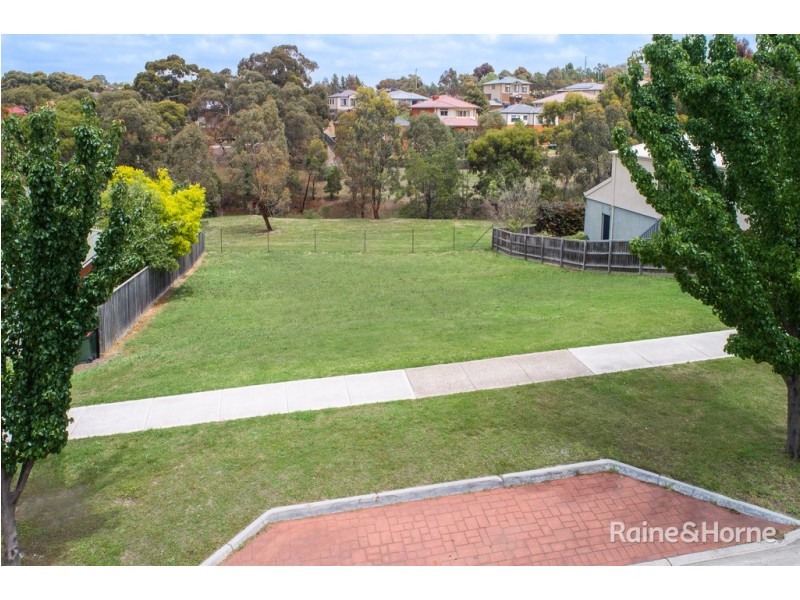 15 Bundanoon Avenue, Sunbury VIC 3429