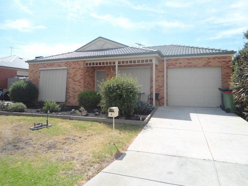 4 COVER DRIVE, Sunbury VIC 3429